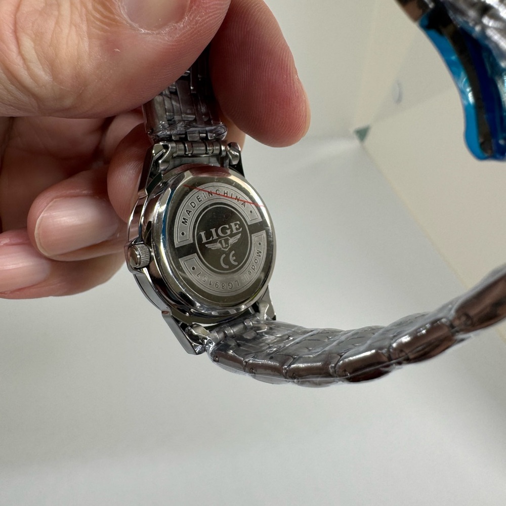 Women's Quartz Watch - Picture 5 of 7